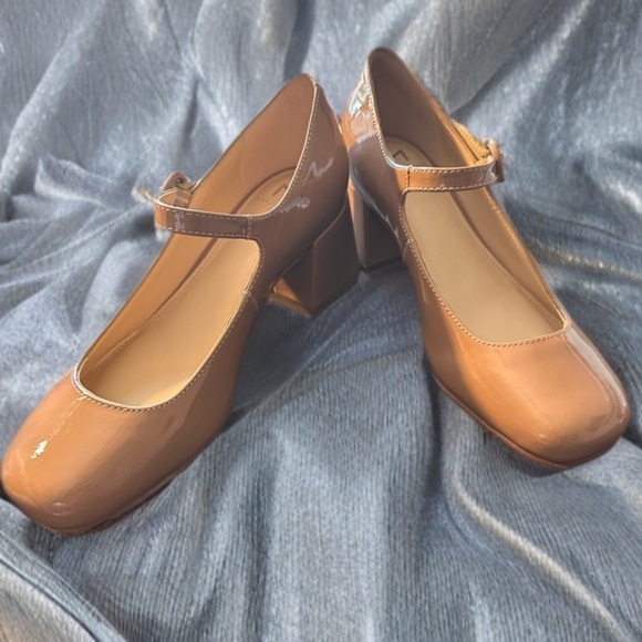 New Marc Fisher LTD Women's Nessily Pump Size 5 1/2 - Picture 1 of 11